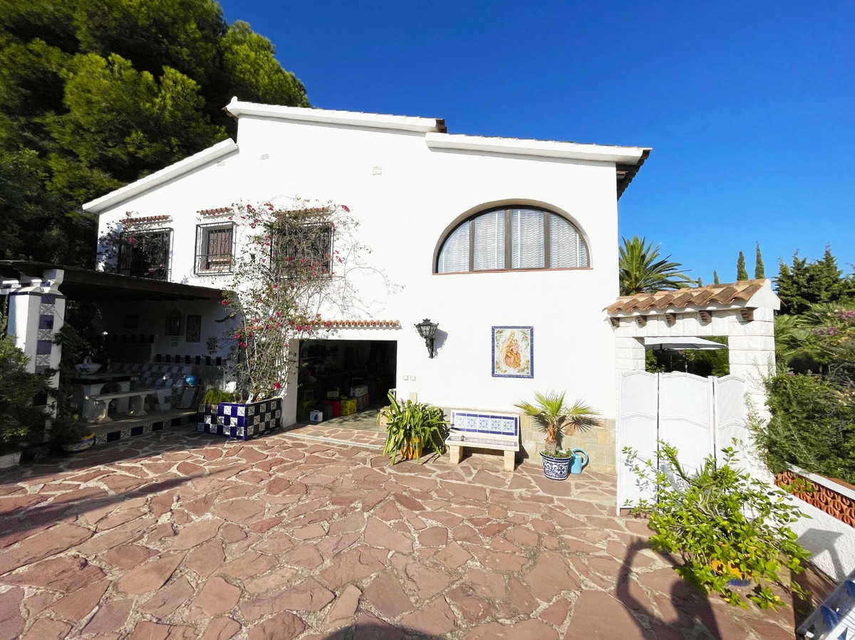 5 Bed Townhouse for sale in Calpe Costa Blanca, Alicante, Spain
