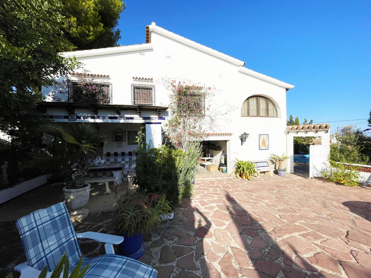 5 Bed Townhouse for sale in Calpe Costa Blanca, Alicante, Spain