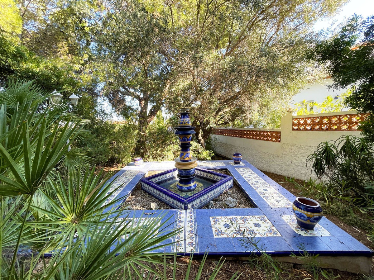 5 Bed Townhouse for sale in Calpe Costa Blanca, Alicante, Spain