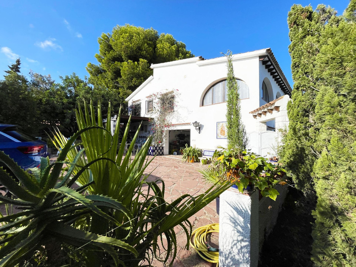 5 Bed Townhouse for sale in Calpe Costa Blanca, Alicante, Spain