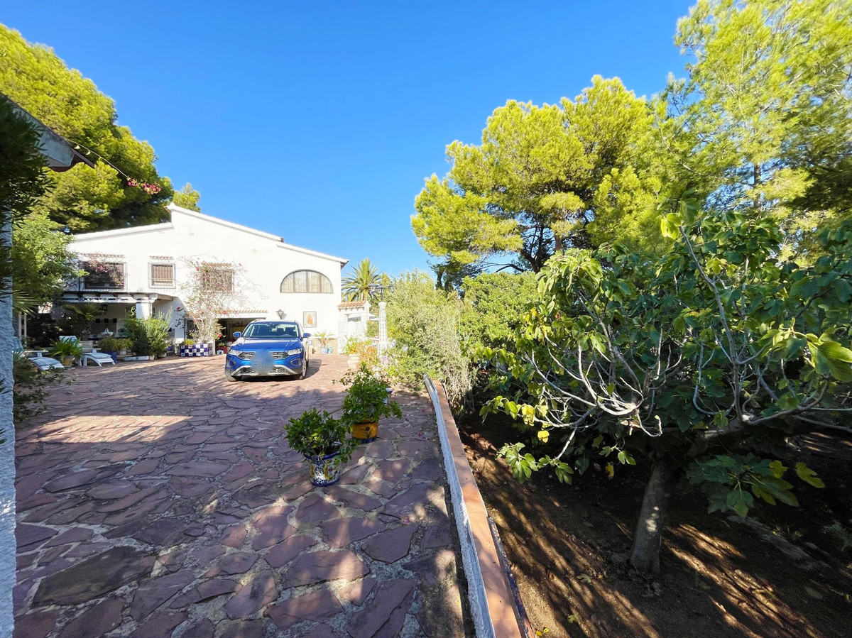5 Bed Townhouse for sale in Calpe Costa Blanca, Alicante, Spain