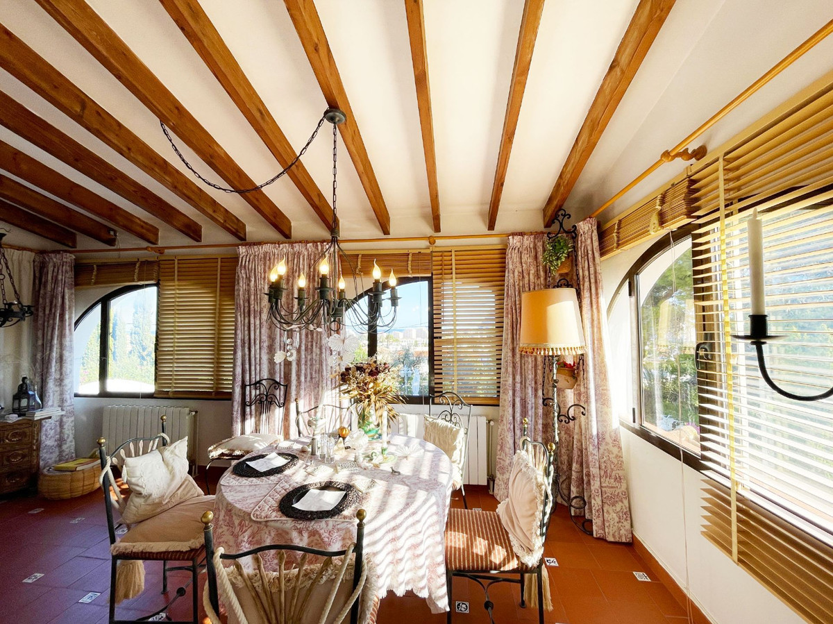 5 Bed Townhouse for sale in Calpe Costa Blanca, Alicante, Spain