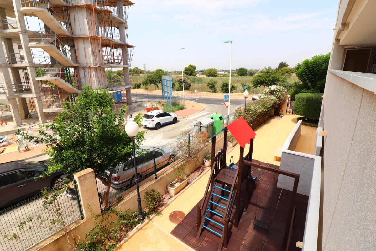 Se vende Apartamento Planta Media de 2 dormitorios en Costa Blanca, Alicante, España