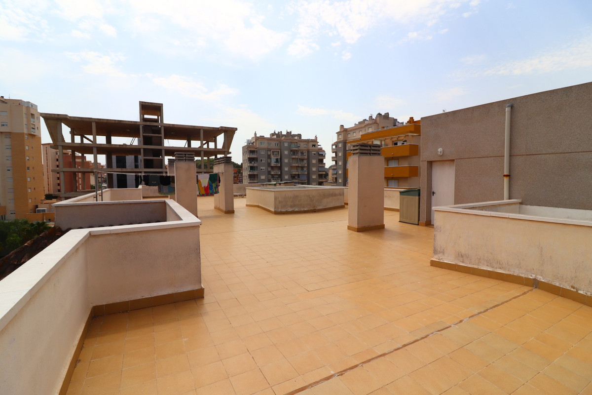 Se vende Apartamento Planta Media de 2 dormitorios en Costa Blanca, Alicante, España