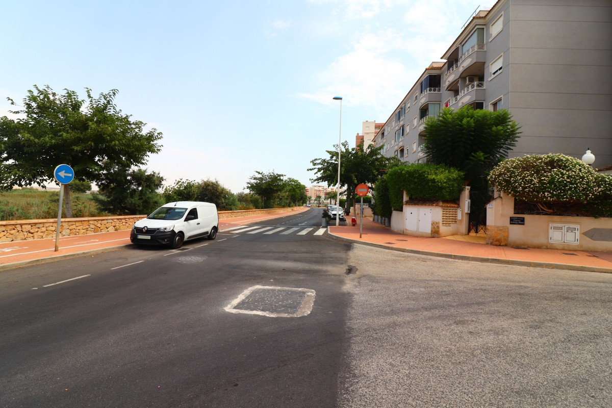 Se vende Apartamento Planta Media de 2 dormitorios en Costa Blanca, Alicante, España