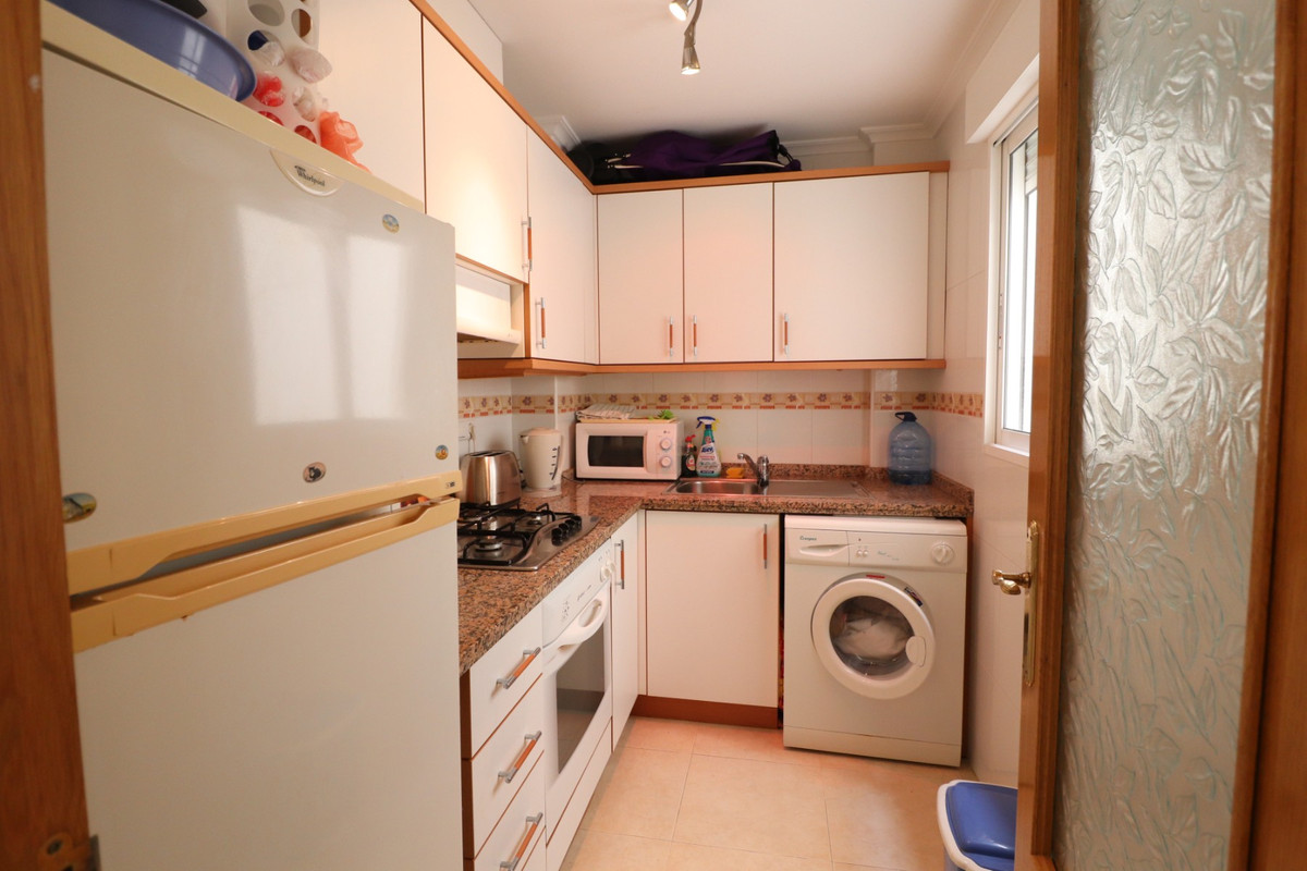 Se vende Apartamento Planta Media de 2 dormitorios en Costa Blanca, Alicante, España