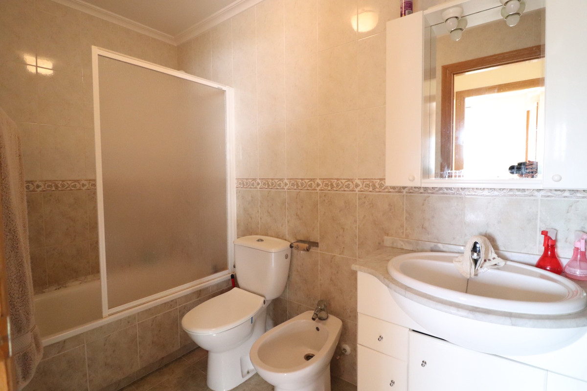 Se vende Apartamento Planta Media de 2 dormitorios en Costa Blanca, Alicante, España