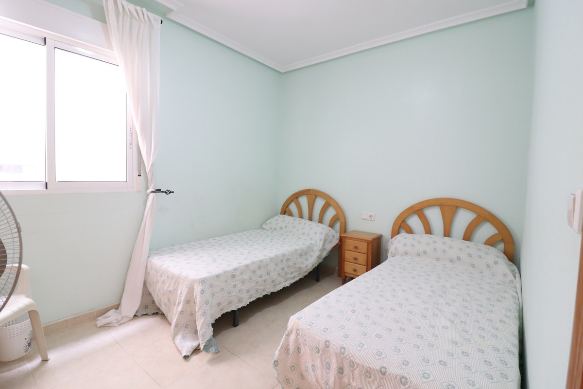 Se vende Apartamento Planta Media de 2 dormitorios en Costa Blanca, Alicante, España