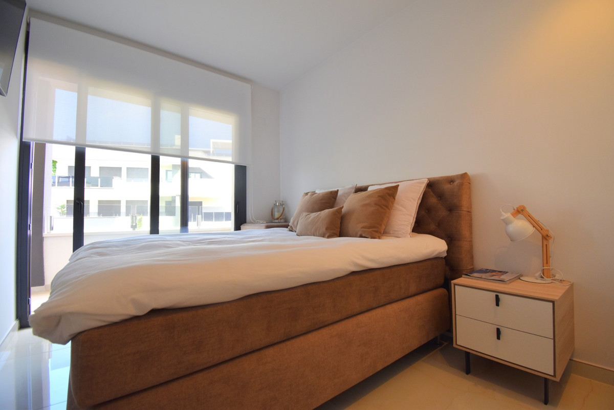 Se vende Apartamento Planta Media de 3 dormitorios en Costa Blanca, Alicante, España