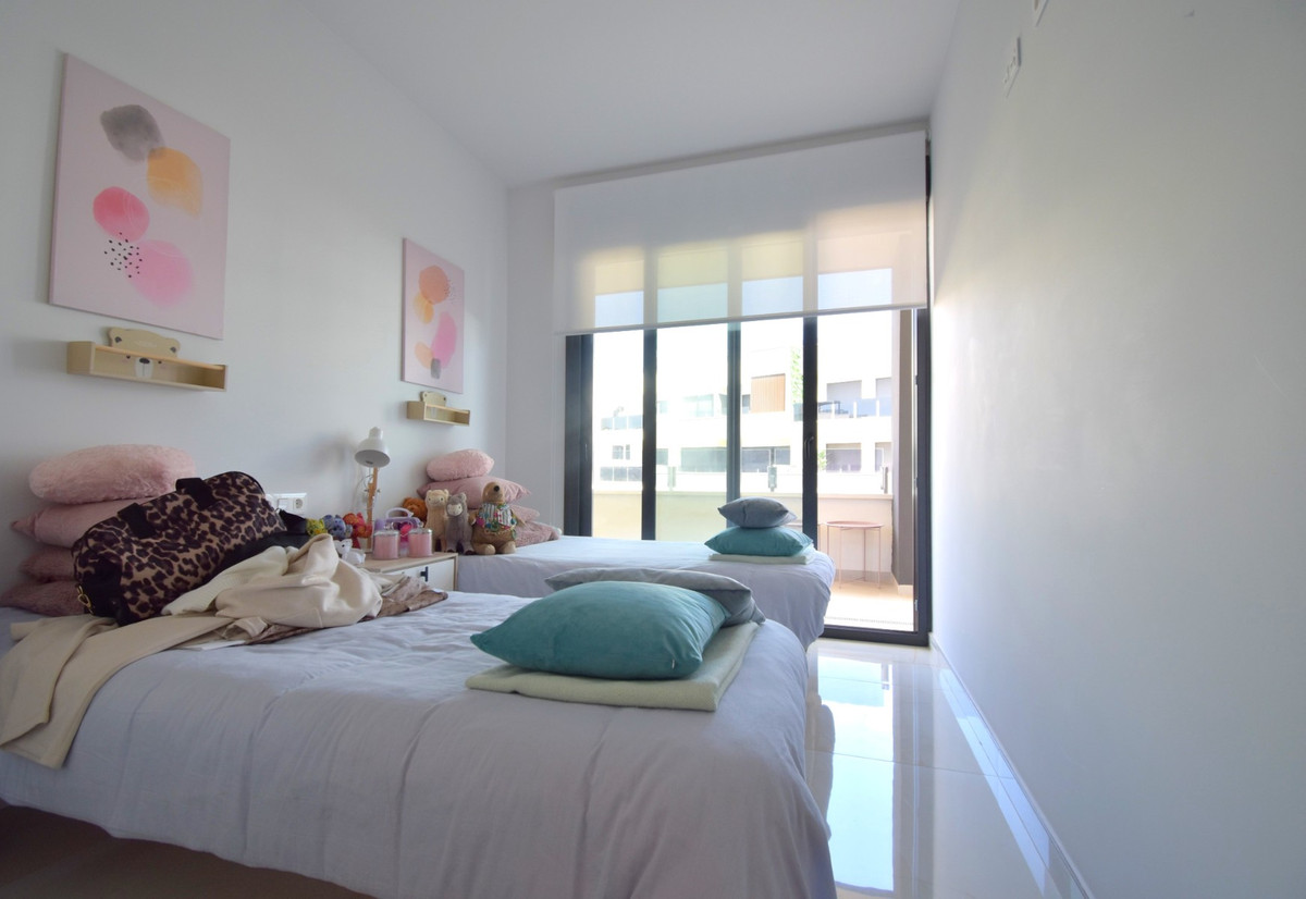 Se vende Apartamento Planta Media de 3 dormitorios en Costa Blanca, Alicante, España
