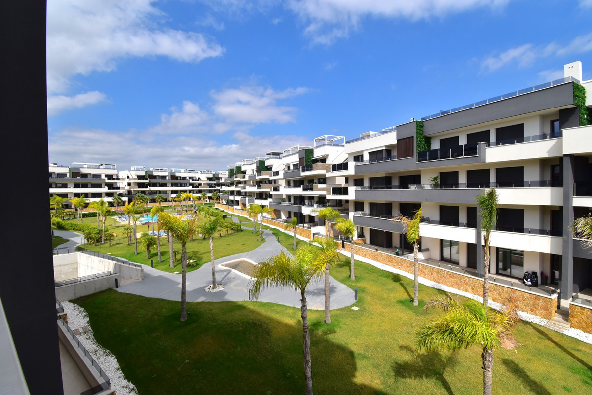Se vende Apartamento Planta Media de 3 dormitorios en Costa Blanca, Alicante, España