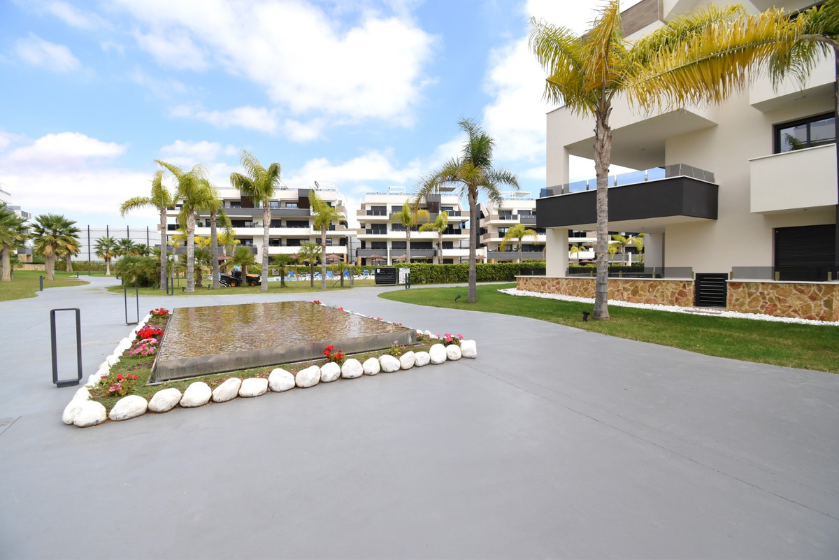 Se vende Apartamento Planta Media de 3 dormitorios en Costa Blanca, Alicante, España