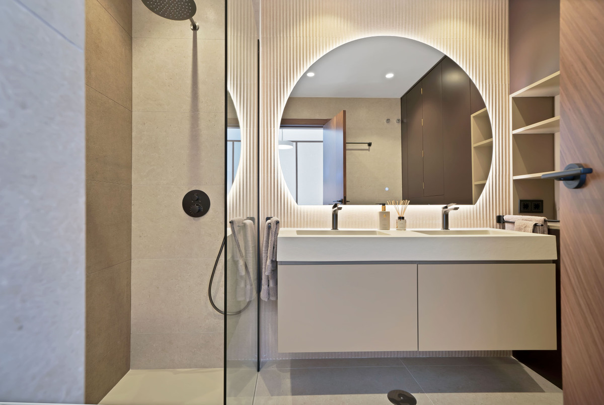 Se vende Apartamento Planta Media de 2 dormitorios en Costa Del Sol, Málaga, España