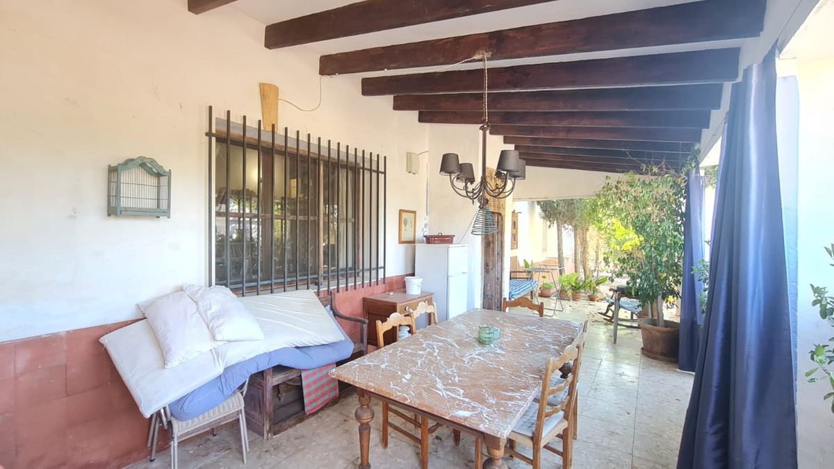 6 Bed Townhouse for sale in Monforte Del Cid Costa Blanca, Alicante, Spain