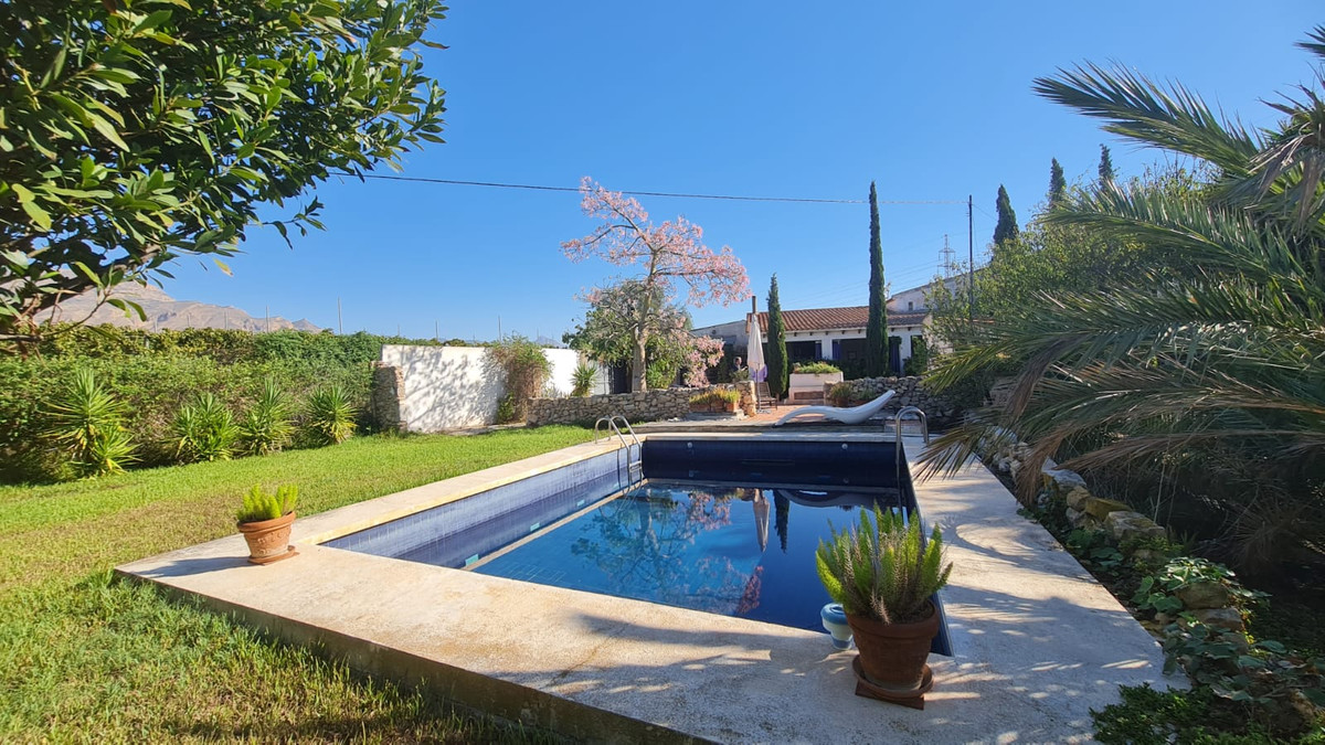 6 Bed Townhouse for sale in Monforte Del Cid Costa Blanca, Alicante, Spain