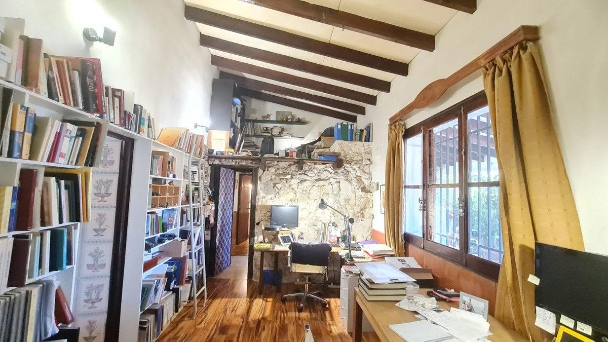 6 Bed Townhouse for sale in Monforte Del Cid Costa Blanca, Alicante, Spain