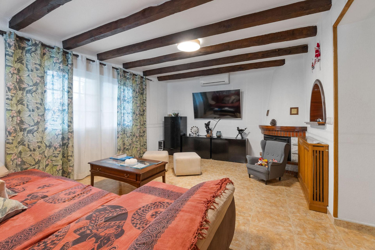 Se vende Villa - Chalet de 4 dormitorios en Costa Blanca, Alicante, España