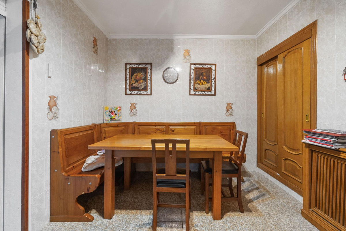 Se vende Villa - Chalet de 4 dormitorios en Costa Blanca, Alicante, España