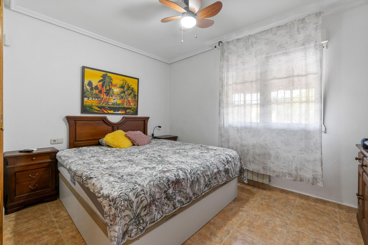 Se vende Villa - Chalet de 4 dormitorios en Costa Blanca, Alicante, España
