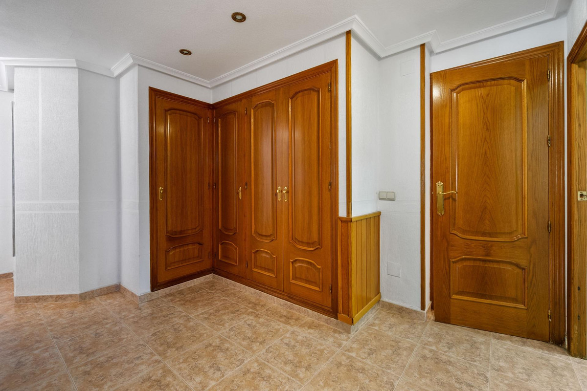 Se vende Villa - Chalet de 4 dormitorios en Costa Blanca, Alicante, España
