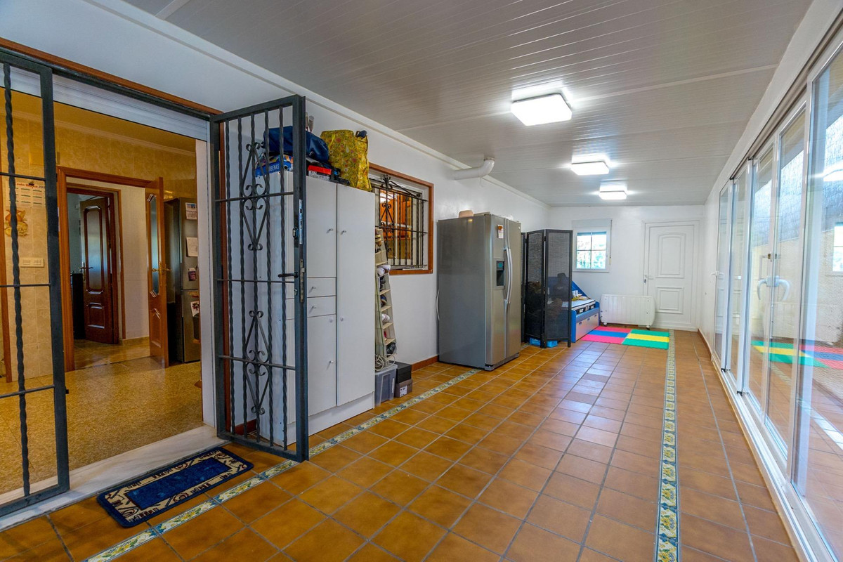 Se vende Villa - Chalet de 4 dormitorios en Costa Blanca, Alicante, España