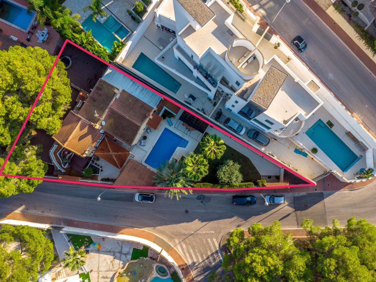 Se vende Villa - Chalet de 4 dormitorios en Costa Blanca, Alicante, España