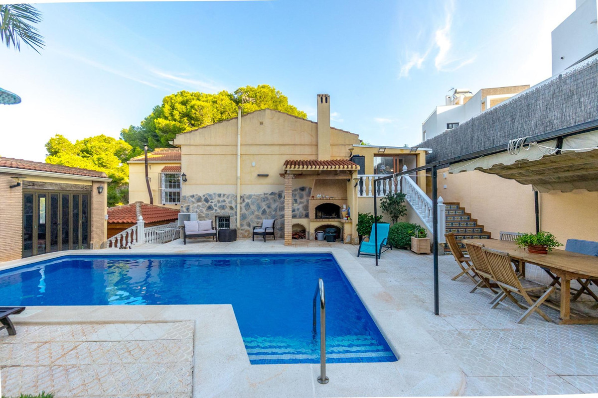 Se vende Villa - Chalet de 4 dormitorios en Costa Blanca, Alicante, España