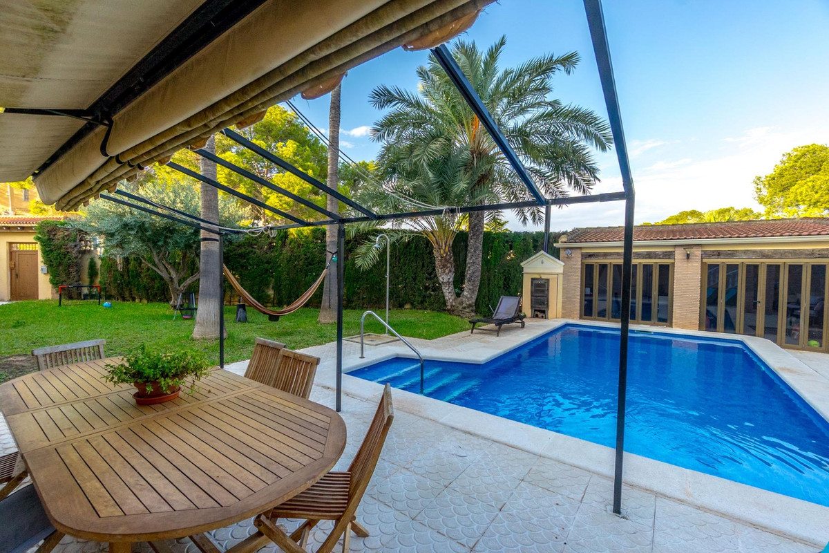 Se vende Villa - Chalet de 4 dormitorios en Costa Blanca, Alicante, España