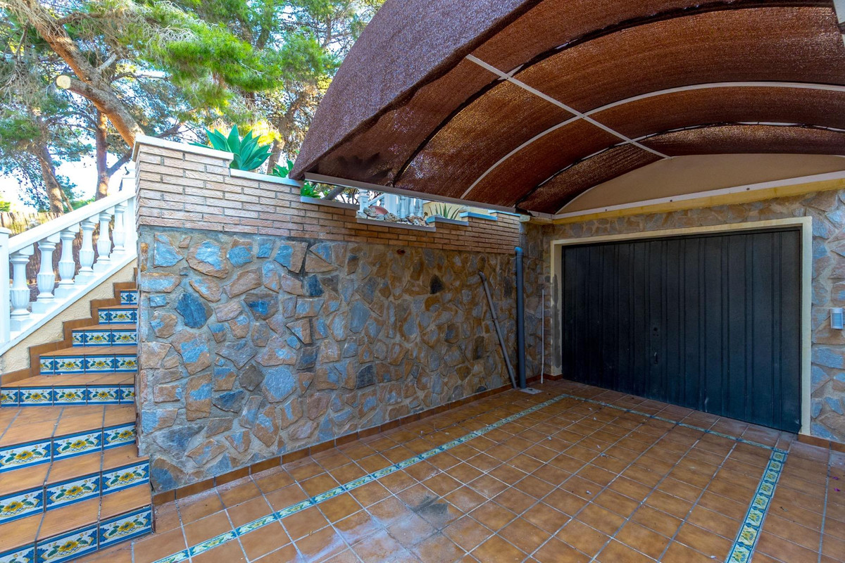 Se vende Villa - Chalet de 4 dormitorios en Costa Blanca, Alicante, España