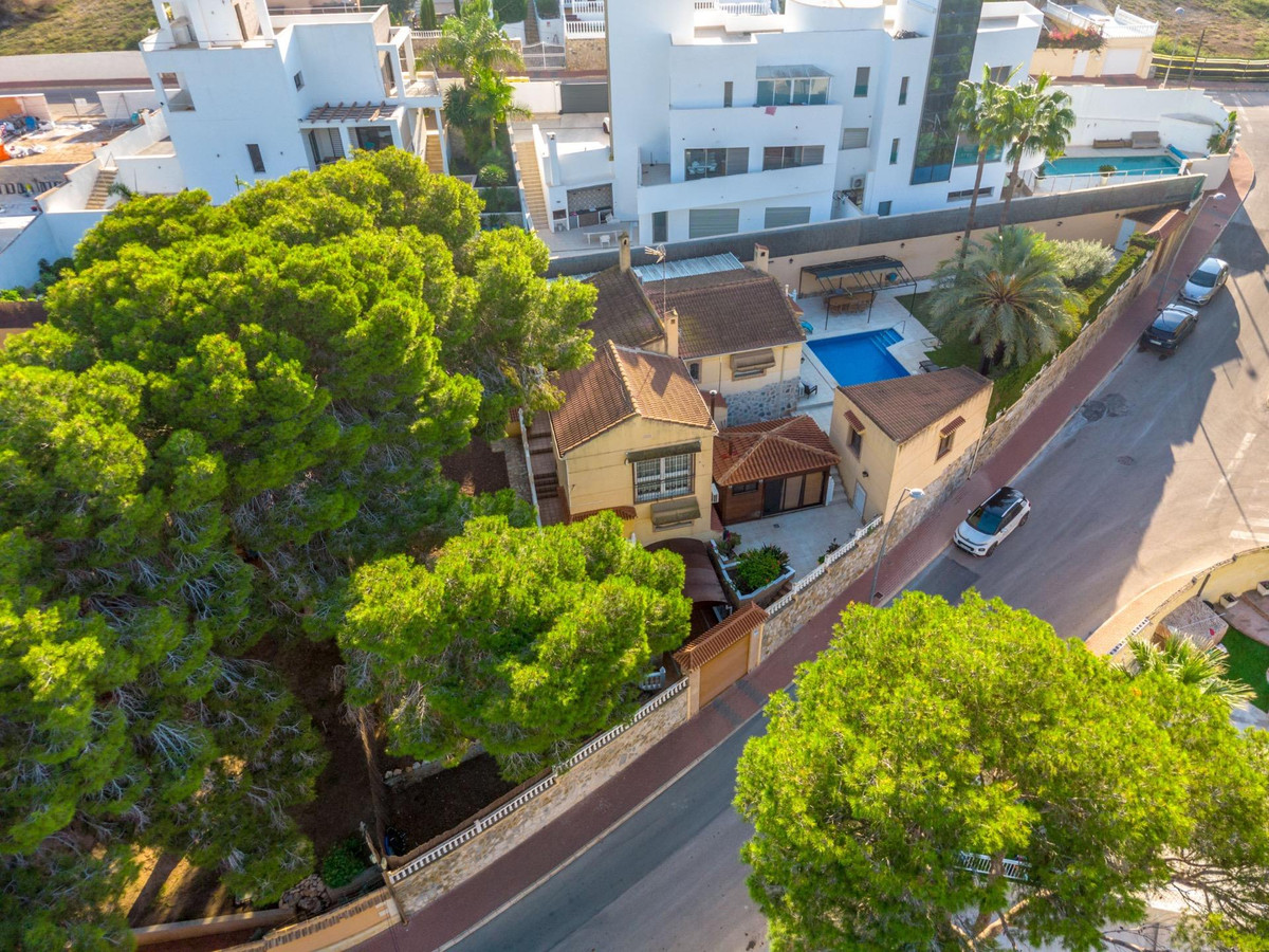 Se vende Villa - Chalet de 4 dormitorios en Costa Blanca, Alicante, España