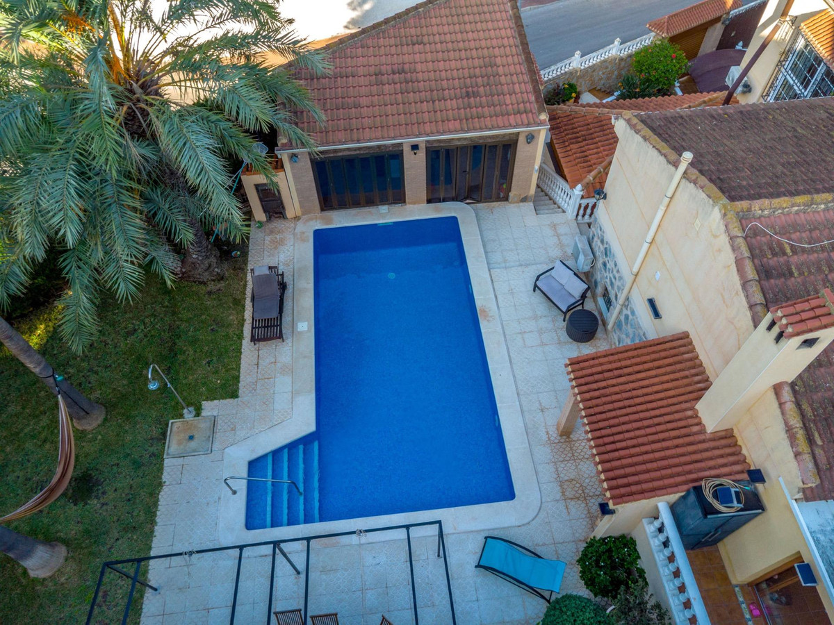 Se vende Villa - Chalet de 4 dormitorios en Costa Blanca, Alicante, España