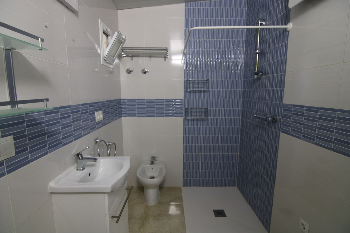 Se vende Villa - Chalet de 3 dormitorios en Costa Del Sol, Málaga, España