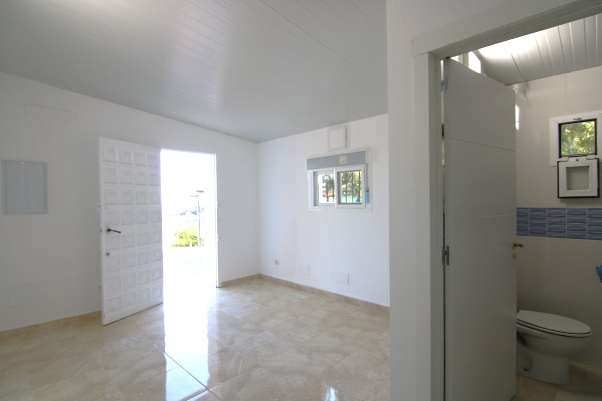 Se vende Villa - Chalet de 3 dormitorios en Costa Del Sol, Málaga, España