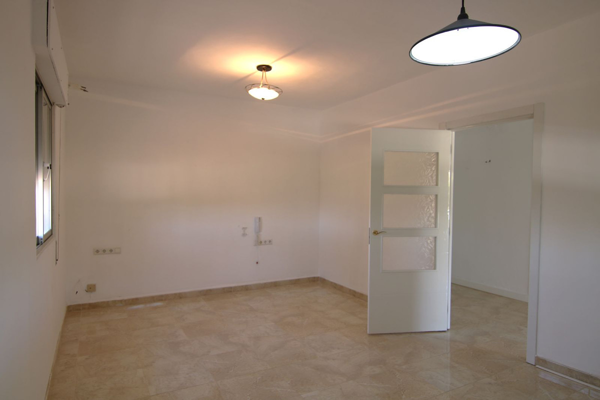 Se vende Villa - Chalet de 3 dormitorios en Costa Del Sol, Málaga, España