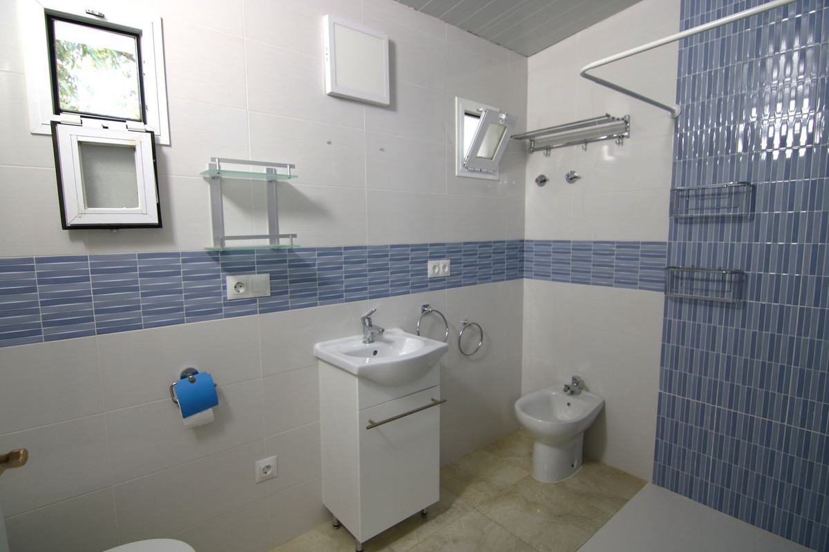 Se vende Villa - Chalet de 3 dormitorios en Costa Del Sol, Málaga, España