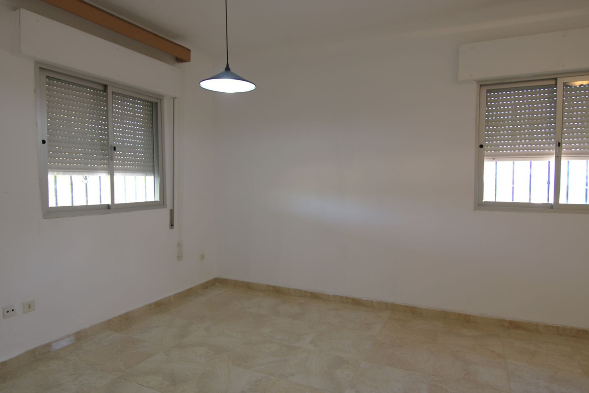 Se vende Villa - Chalet de 3 dormitorios en Costa Del Sol, Málaga, España