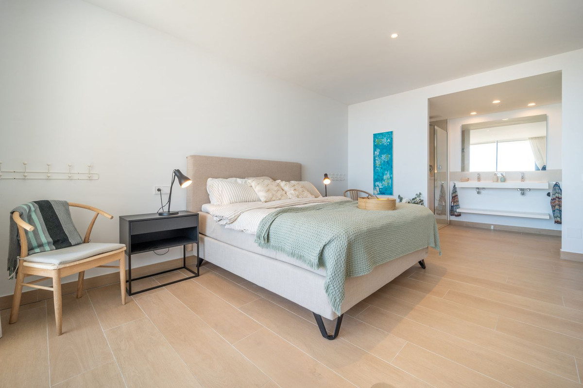 Se vende Apartamento Planta Media de 4 dormitorios en Costa Del Sol, Málaga, España