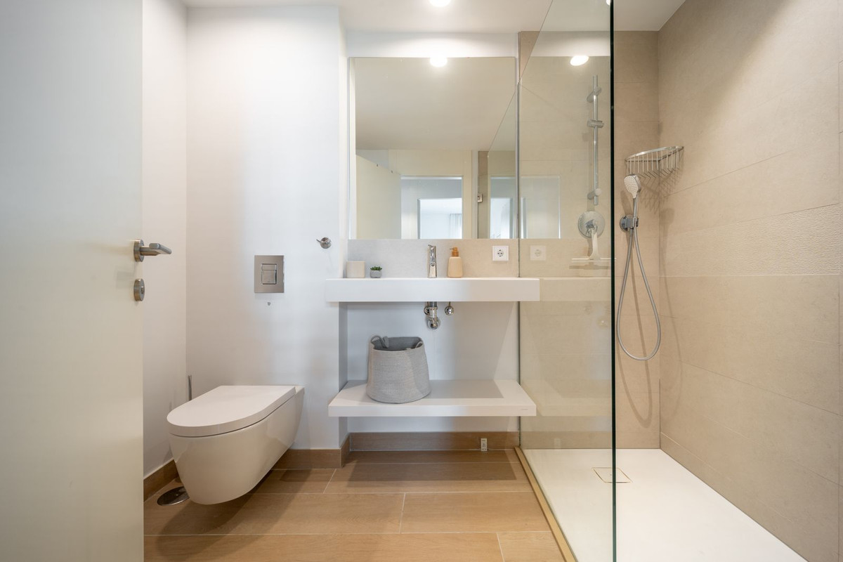 Se vende Apartamento Planta Media de 4 dormitorios en Costa Del Sol, Málaga, España
