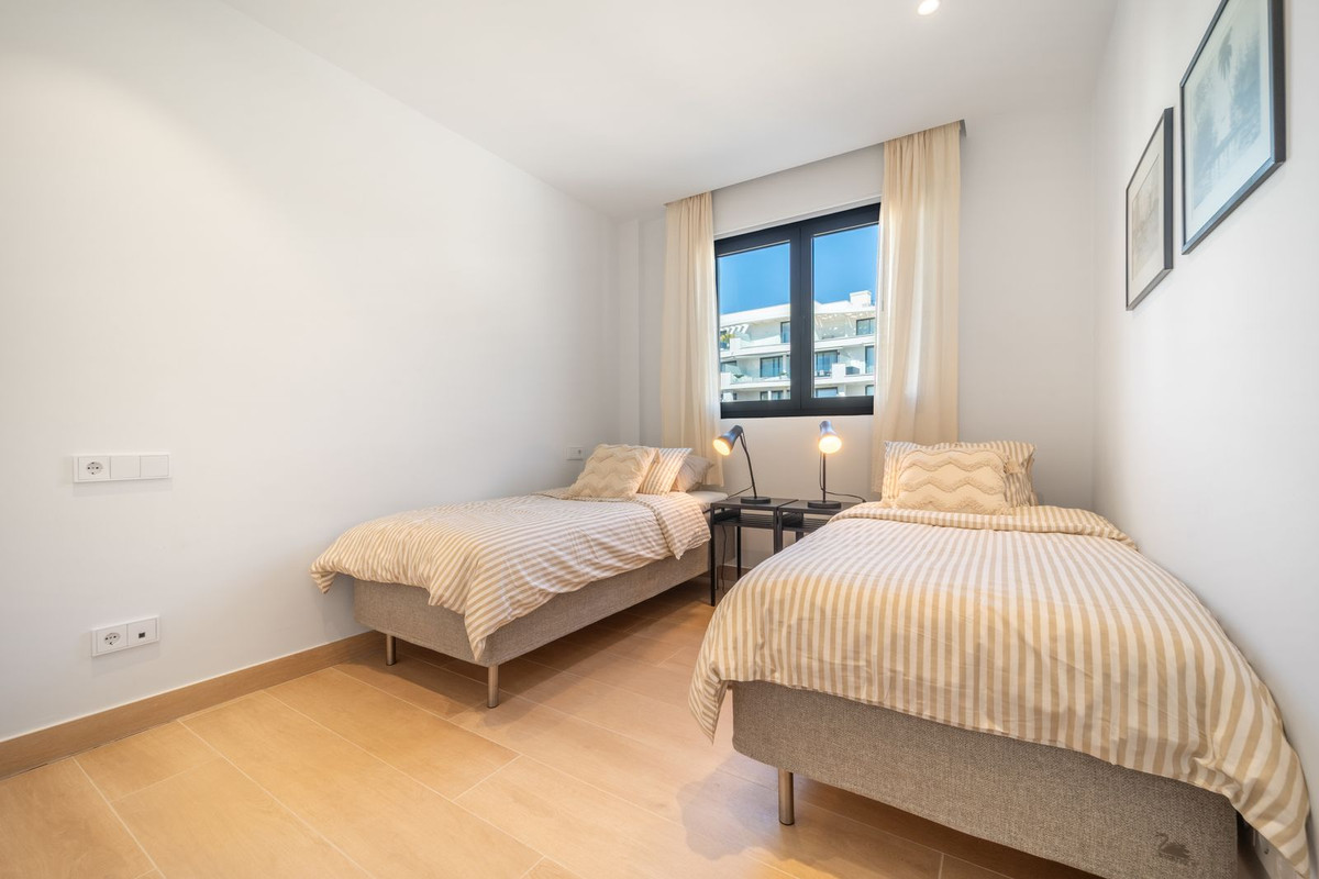 Se vende Apartamento Planta Media de 4 dormitorios en Costa Del Sol, Málaga, España
