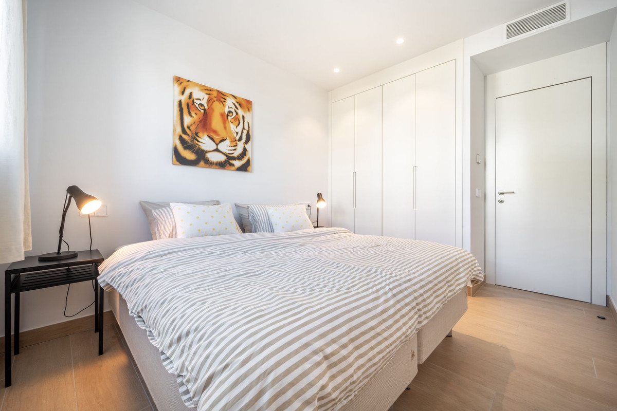 Se vende Apartamento Planta Media de 4 dormitorios en Costa Del Sol, Málaga, España