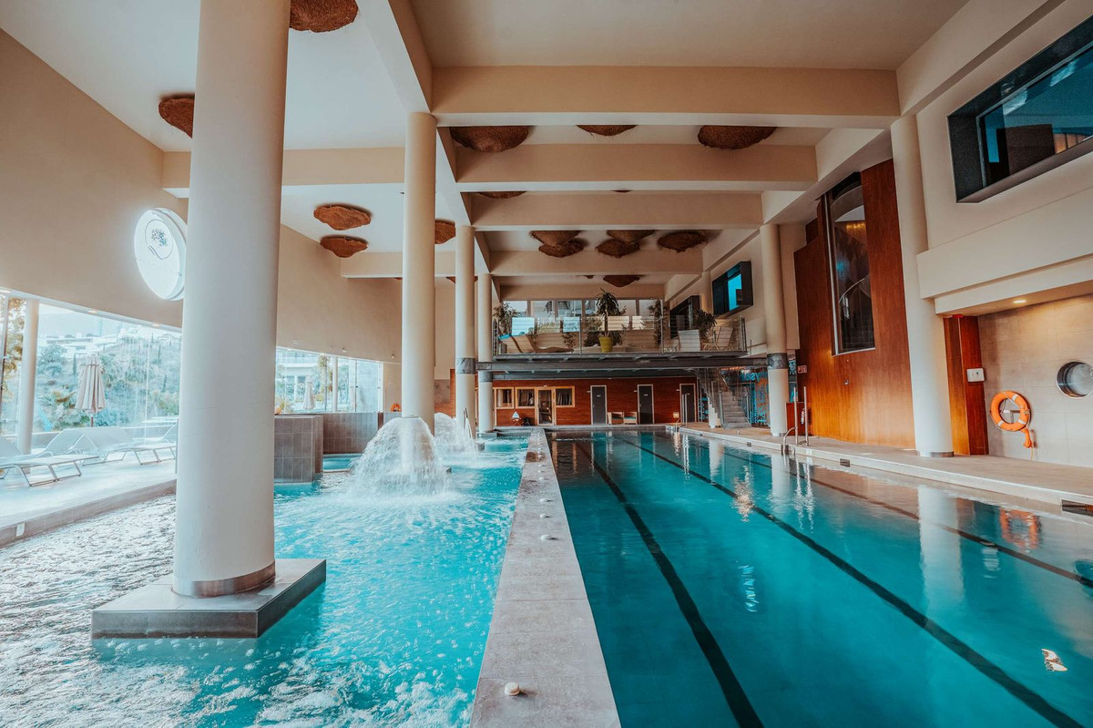 Se vende Apartamento Planta Media de 4 dormitorios en Costa Del Sol, Málaga, España
