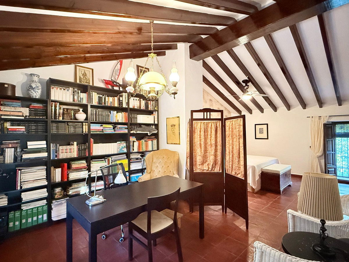 3 Bed Townhouse for sale in Alora Costa Del Sol, Málaga, Spain