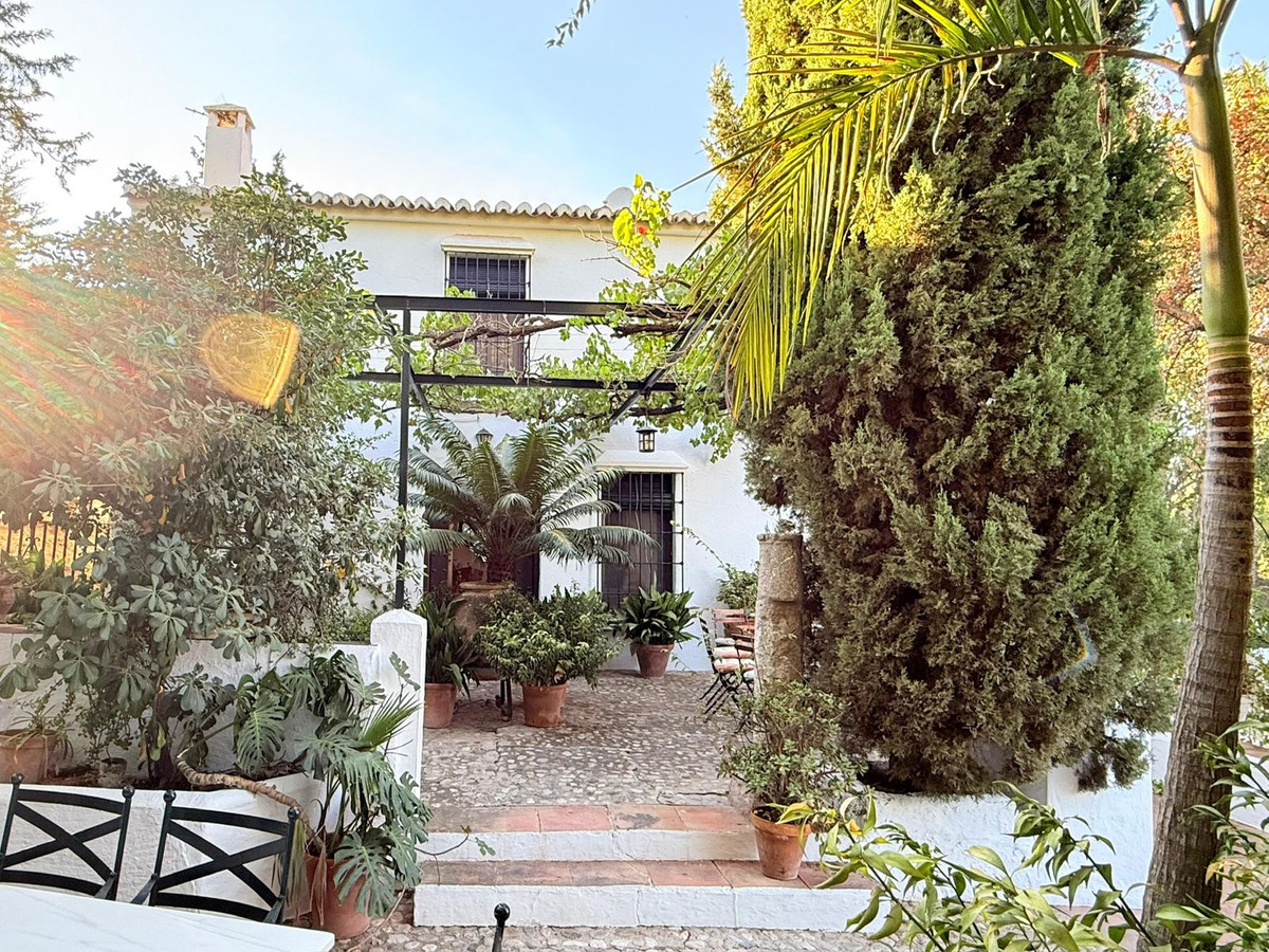 3 Bed Townhouse for sale in Alora Costa Del Sol, Málaga, Spain