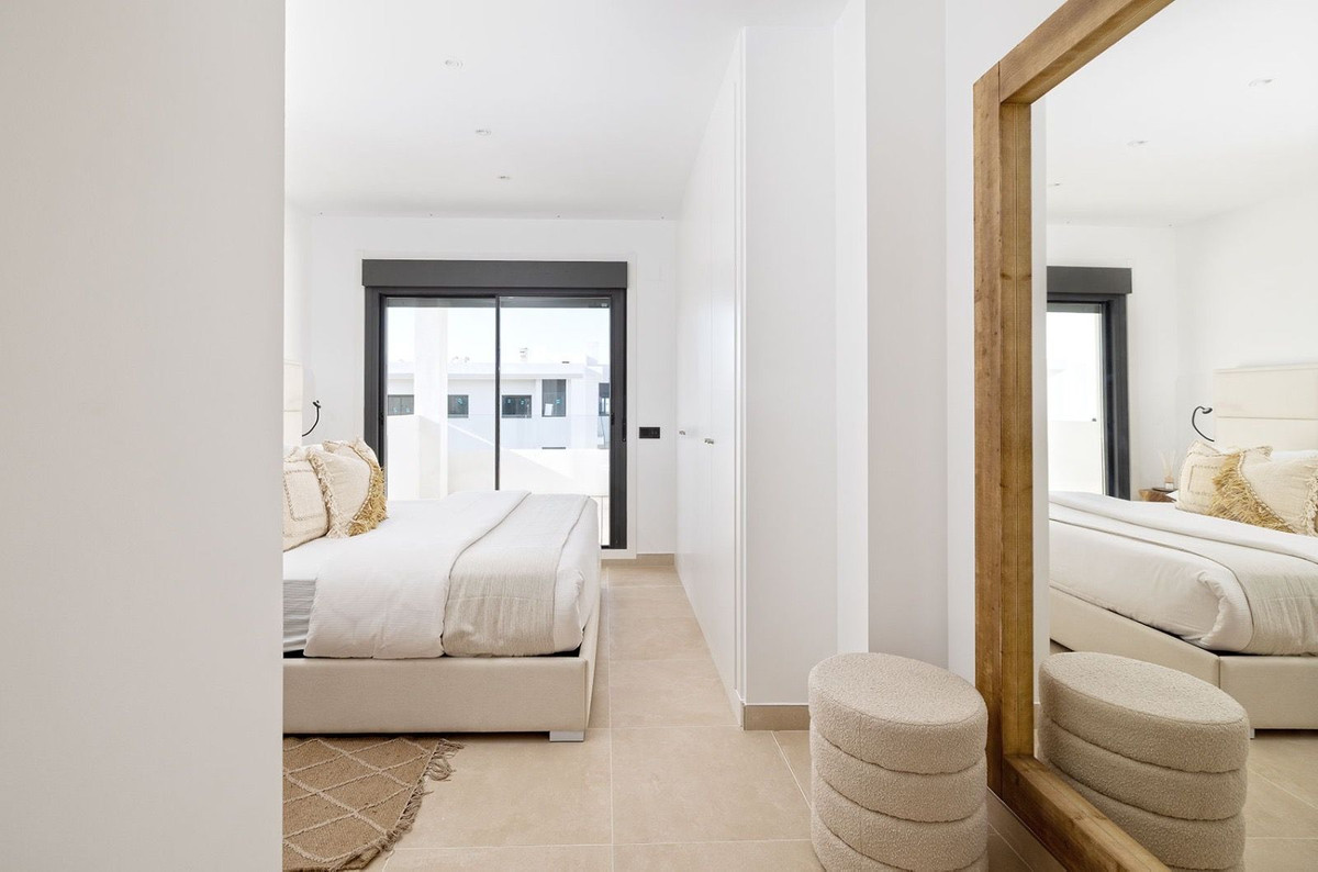 Se vende Apartamento Planta Baja de 2 dormitorios en Costa Del Sol, Málaga, España