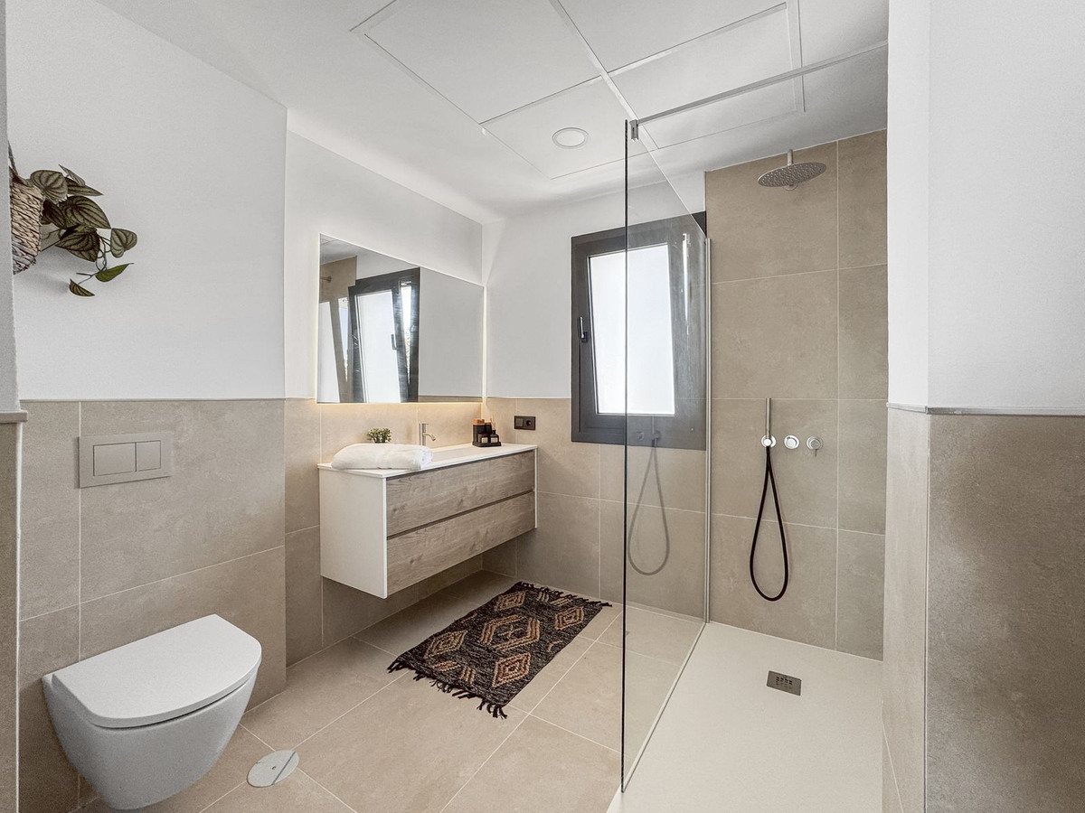 Se vende Apartamento Planta Baja de 2 dormitorios en Costa Del Sol, Málaga, España