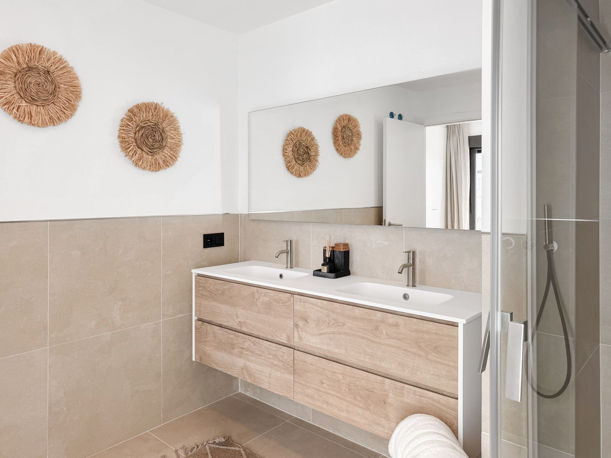 Se vende Apartamento Planta Baja de 2 dormitorios en Costa Del Sol, Málaga, España