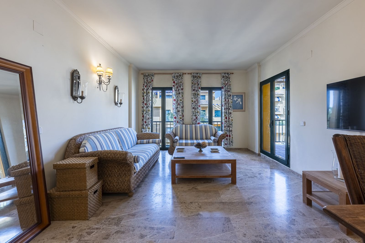 3 Bed Apartment for sale in San Pedro De Alcántara Costa Del Sol, Málaga, Spain