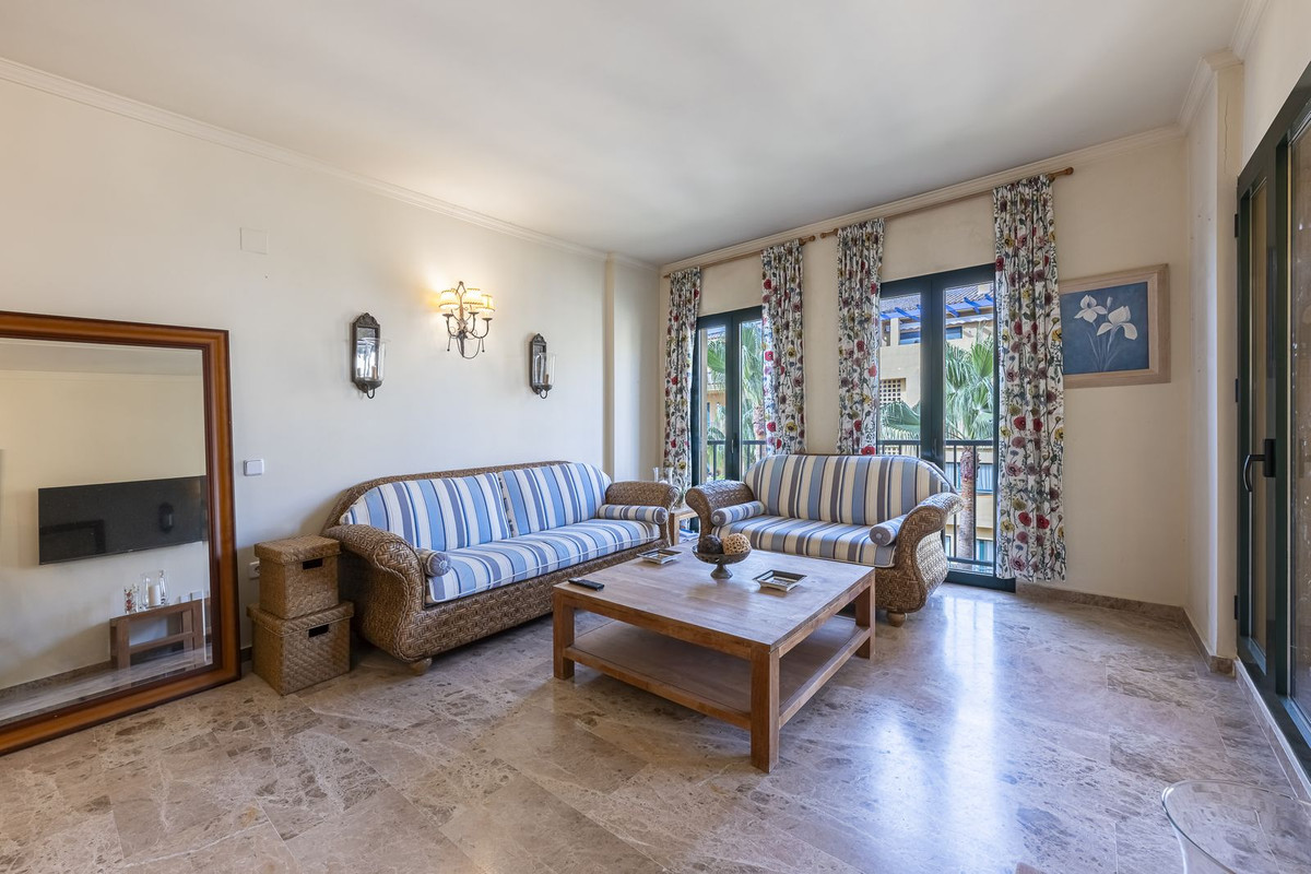 3 Bed Apartment for sale in San Pedro De Alcántara Costa Del Sol, Málaga, Spain