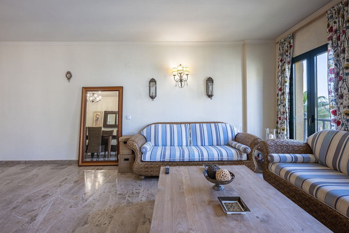 3 Bed Apartment for sale in San Pedro De Alcántara Costa Del Sol, Málaga, Spain
