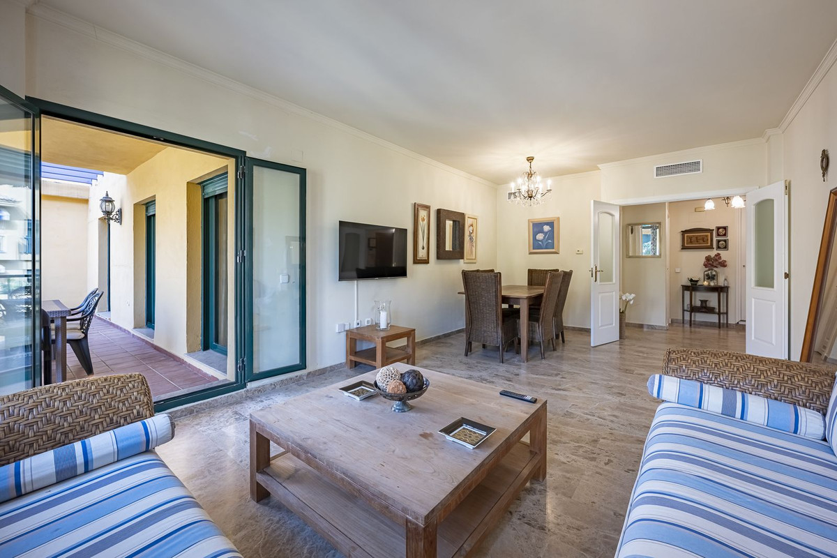 3 Bed Apartment for sale in San Pedro De Alcántara Costa Del Sol, Málaga, Spain
